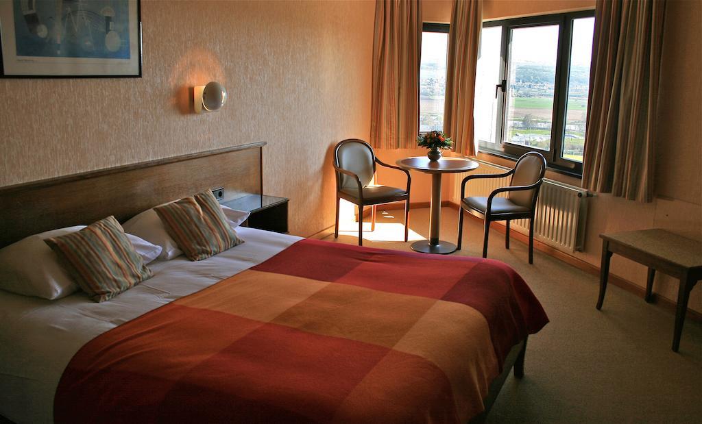 Hotel Des Vignes Restaurant Du Pressoir Remich Rom bilde